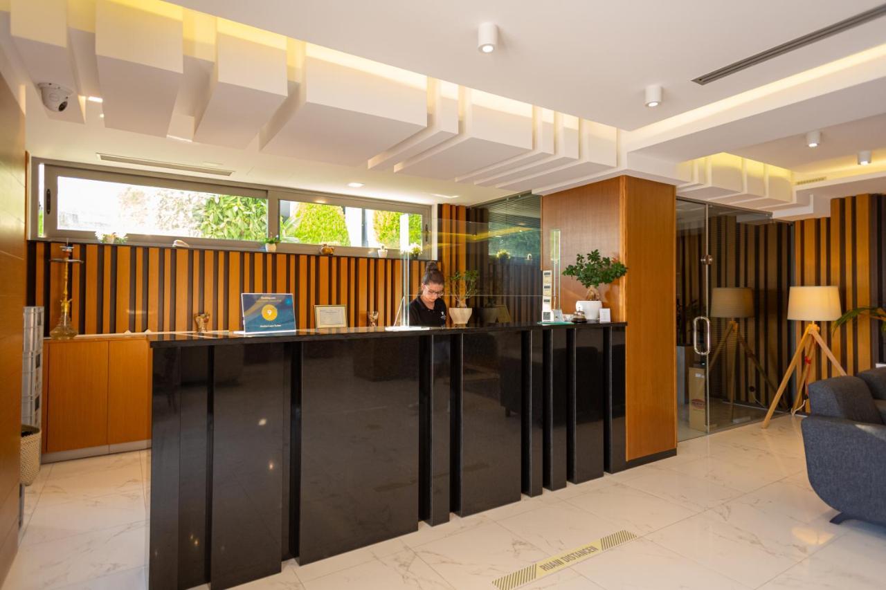 Andon Lapa & Hotel Saranda