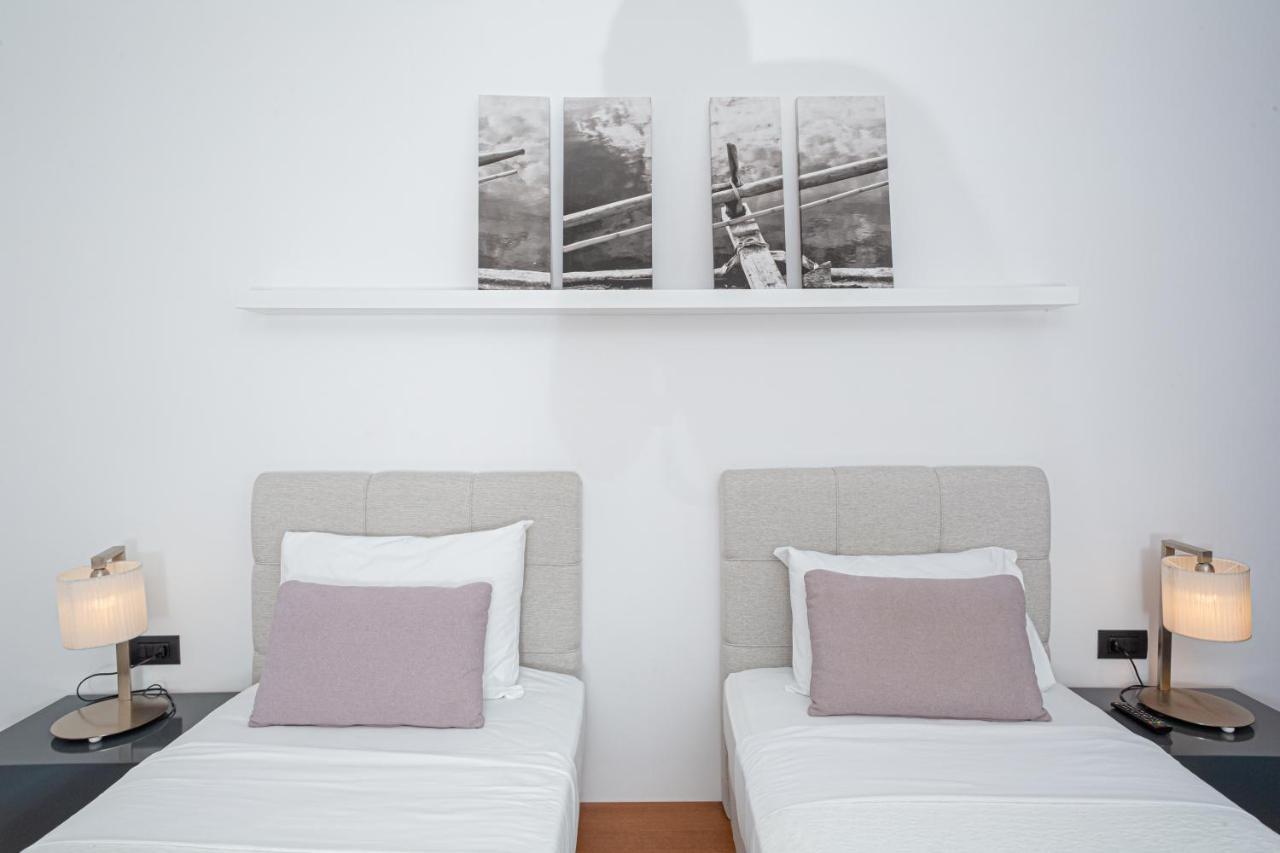 Andon Lapa & Hotel