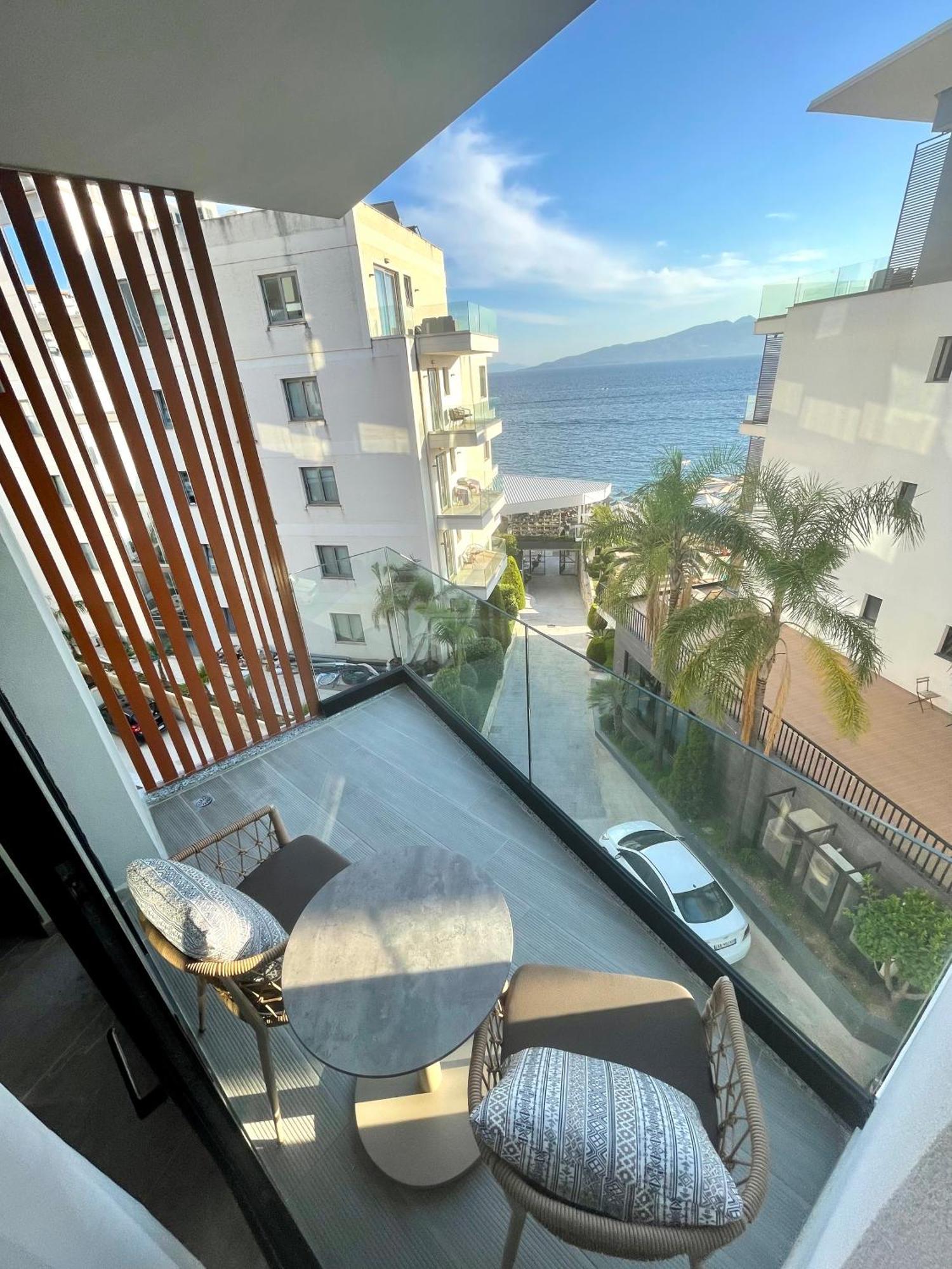 Andon Lapa & Hotel Saranda