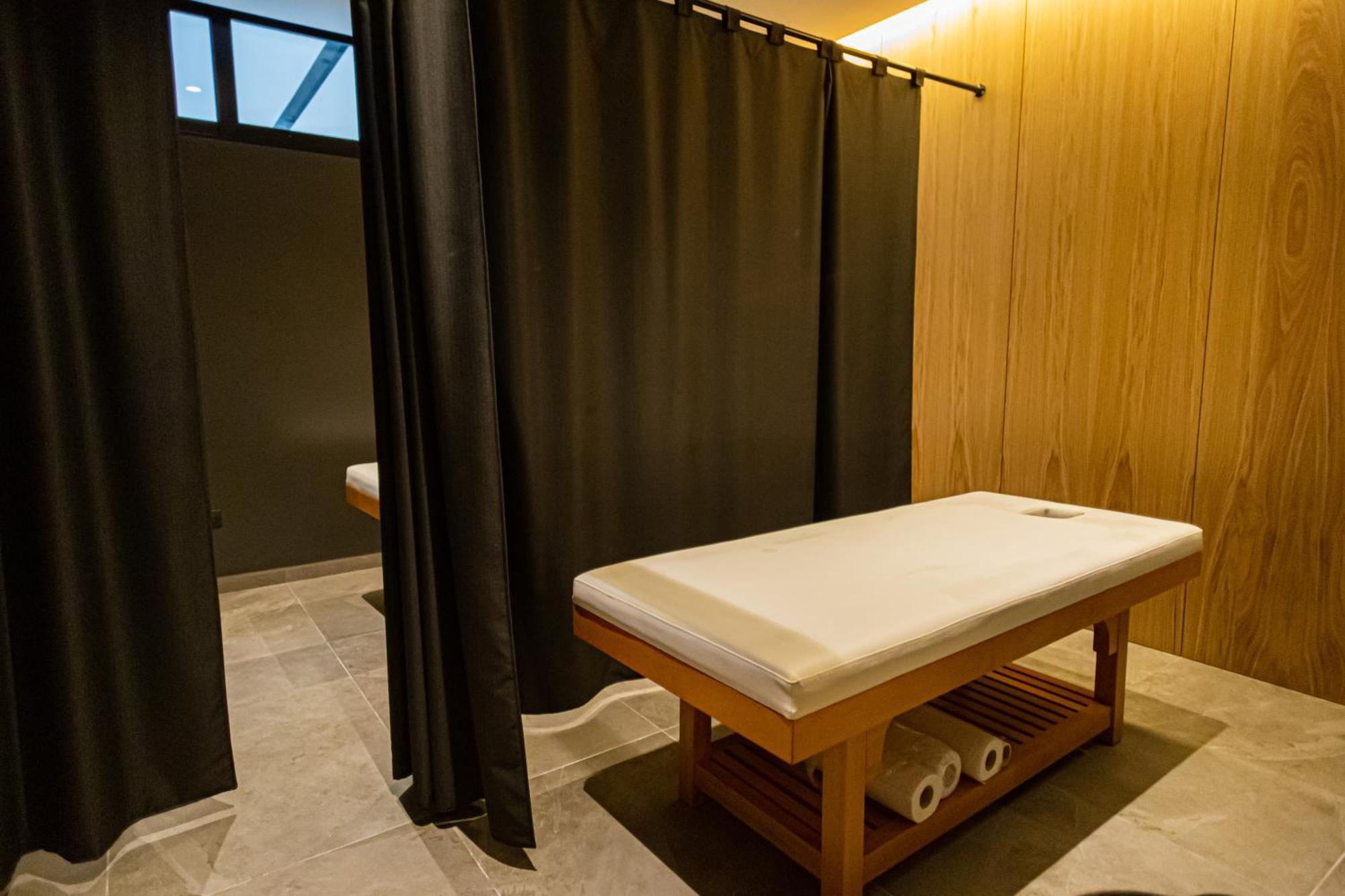Andon Lapa & Hotel