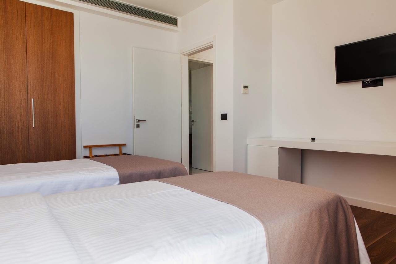 Andon Lapa & Hotel Saranda